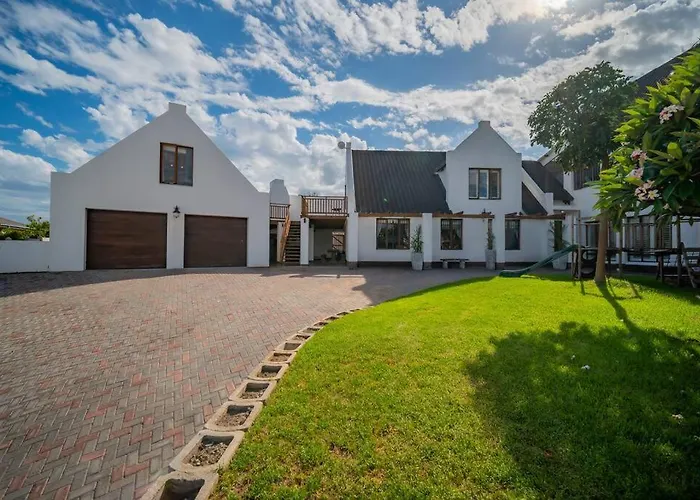 Luxury Home With Beautiful Sea And Mountain Views