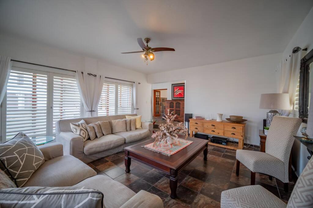 Villa Luxury With Beautiful Sea And Mountain Views